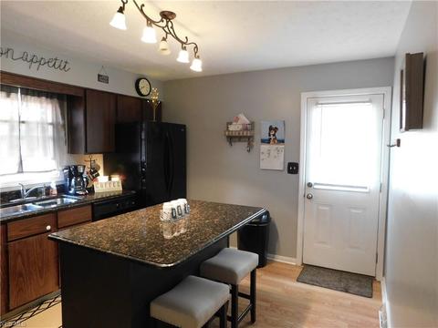 1536 Gurley Ave, Akron, OH 44310 photo 8