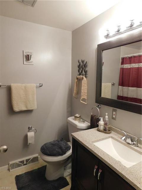 1536 Gurley Ave, Akron, OH 44310 photo 17