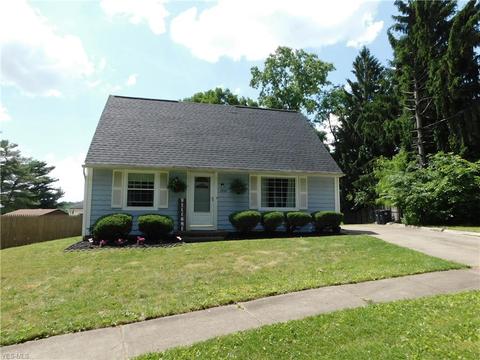 1536 Gurley Ave, Akron, OH 44310 photo 2