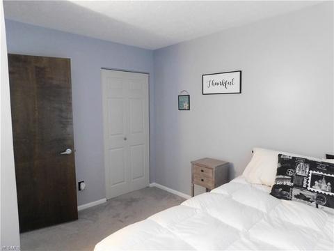 1536 Gurley Ave, Akron, OH 44310 photo 9