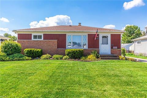 11301 Aaron Dr, Parma, OH 44130 photo 1