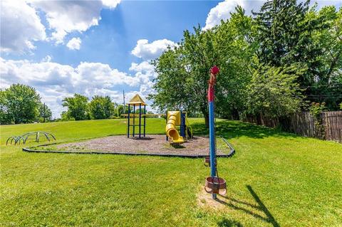 11301 Aaron Dr, Parma, OH 44130 photo 24