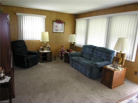 121 Coronado Ct, Elyria, OH 44035 photo 3