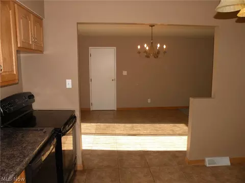 4134 Shelby Rd, Youngstown, OH 44511 photo 10