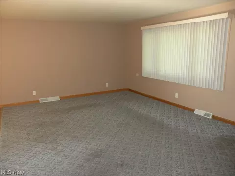 4134 Shelby Rd, Youngstown, OH 44511 photo 3