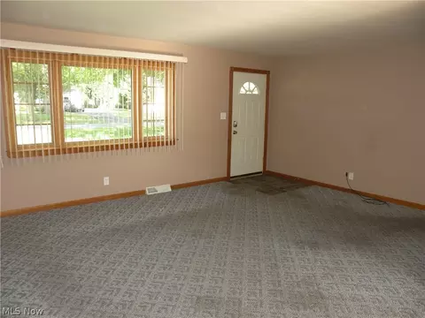 4134 Shelby Rd, Youngstown, OH 44511 photo 2