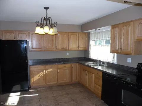 4134 Shelby Rd, Youngstown, OH 44511 photo 9