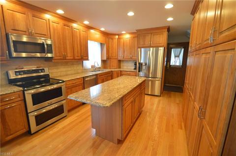 7653 Buchanan Dr, Boardman, OH 44512 photo 3