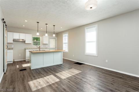 41840 Adelbert St, Elyria, OH 44035 photo 2