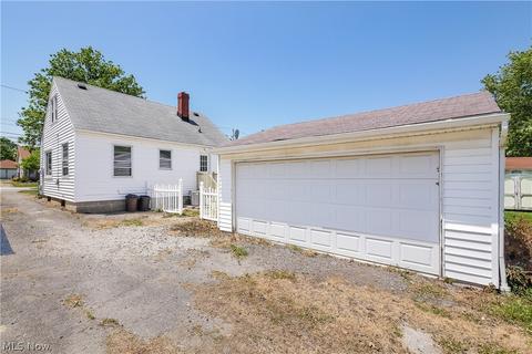 1815 Robindale St, Wickliffe, OH 44092 photo 5
