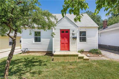 1815 Robindale St, Wickliffe, OH 44092 photo 1