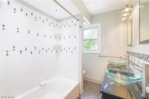 1815 Robindale St, Wickliffe, OH 44092 photo 24