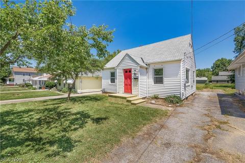 1815 Robindale St, Wickliffe, OH 44092 photo 3