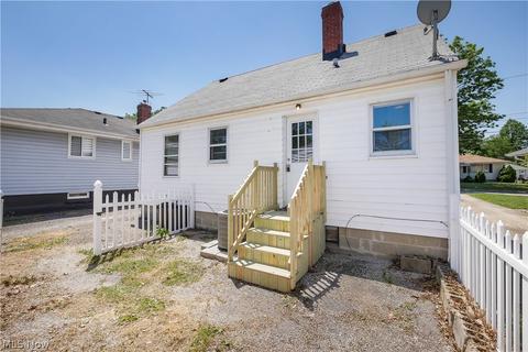 1815 Robindale St, Wickliffe, OH 44092 photo 7