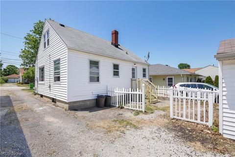 1815 Robindale St, Wickliffe, OH 44092 photo 4