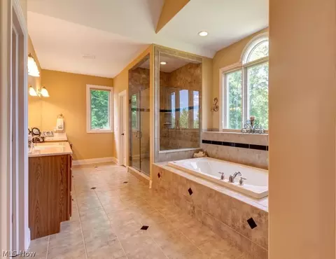 7233 Castle Pine Dr, Solon, OH 44139 photo 24