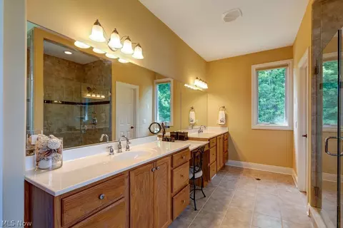 7233 Castle Pine Dr, Solon, OH 44139 photo 23