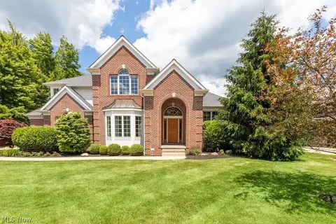 7233 Castle Pine Dr, Solon, OH 44139 photo 1