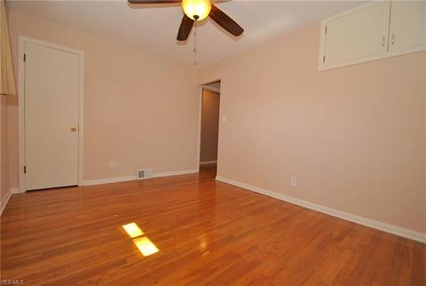 700 Glenhurst Rd, Willowick, OH 44095 photo 16