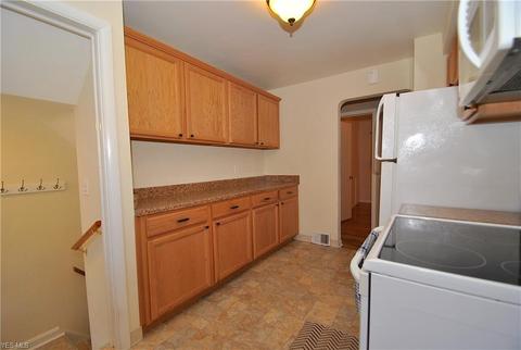 700 Glenhurst Rd, Willowick, OH 44095 photo 9