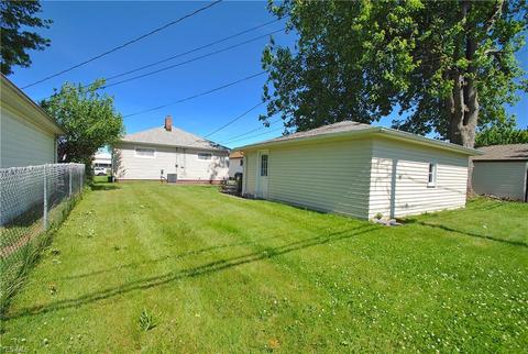 700 Glenhurst Rd, Willowick, OH 44095 photo 24