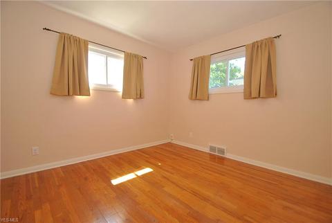 700 Glenhurst Rd, Willowick, OH 44095 photo 18