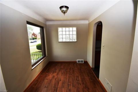 2911 Brookview Blvd, Parma, OH 44134 photo 5