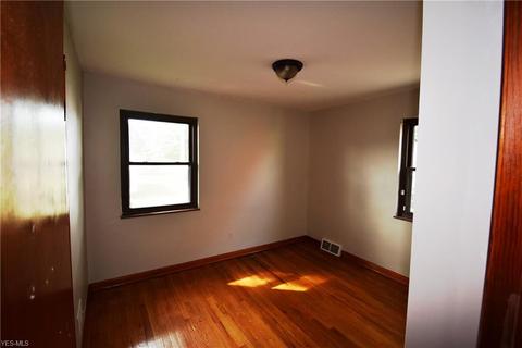 2911 Brookview Blvd, Parma, OH 44134 photo 7