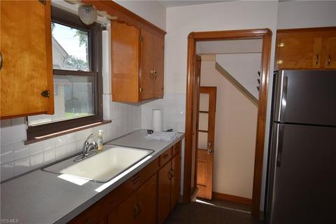 2911 Brookview Blvd, Parma, OH 44134 photo 13