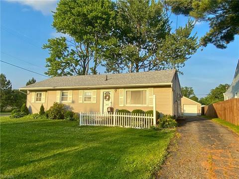 383 Roosevelt Ave, Elyria, OH 44035 photo 1