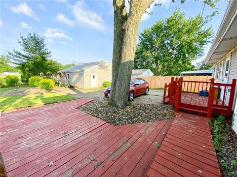 383 Roosevelt Ave, Elyria, OH 44035 photo 23