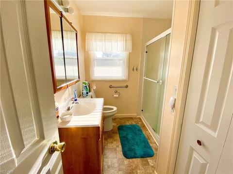 383 Roosevelt Ave, Elyria, OH 44035 photo 17