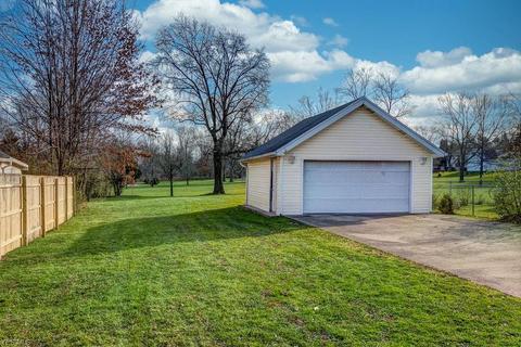 2829 Orchard Dr, Willoughby Hills, OH 44092 photo 3