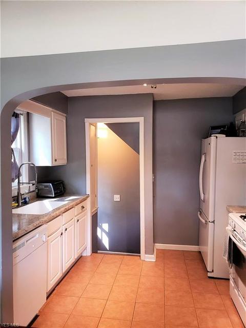 60 Baker St, Berea, OH 44017 photo 5