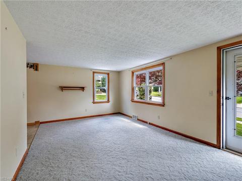 132 Simcox St, Wadsworth, OH 44281 photo 3