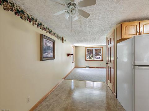 132 Simcox St, Wadsworth, OH 44281 photo 7