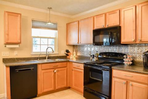 2677 Diamond St NE, Canton, OH 44721 photo 4