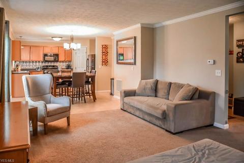 2677 Diamond St NE, Canton, OH 44721 photo 2