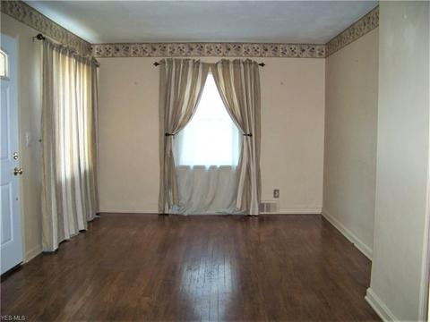 47 Eldred Ave, Bedford, OH 44146 photo 3