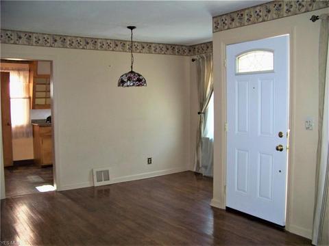 47 Eldred Ave, Bedford, OH 44146 photo 5