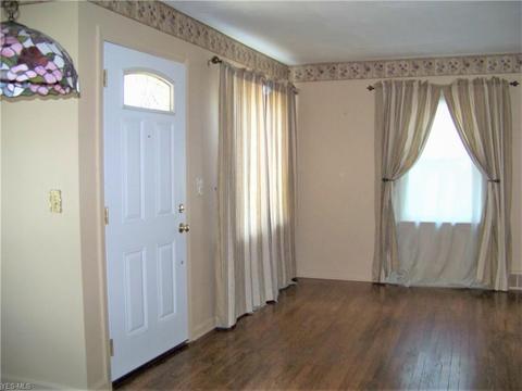 47 Eldred Ave, Bedford, OH 44146 photo 4