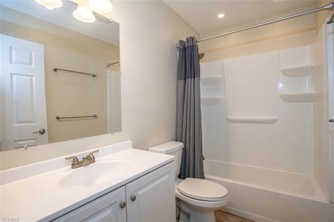 480 Cranston Dr, Berea, OH 44017 photo 19