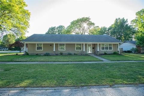 480 Cranston Dr, Berea, OH 44017 photo 2