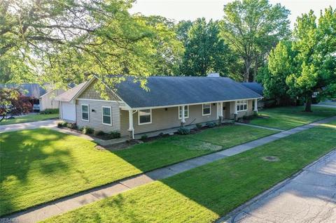 480 Cranston Dr, Berea, OH 44017 photo 1