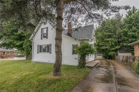 7540 State Rd, Parma, OH 44134 photo 2