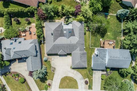 7712 Roeper Rd, Parma, OH 44134 photo 2