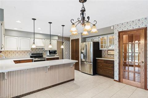 7712 Roeper Rd, Parma, OH 44134 photo 9