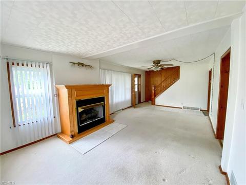2318 E 29th St, Lorain, OH 44055 photo 2
