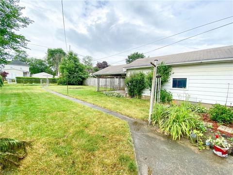 2318 E 29th St, Lorain, OH 44055 photo 4