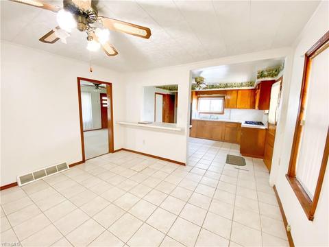 2318 E 29th St, Lorain, OH 44055 photo 10